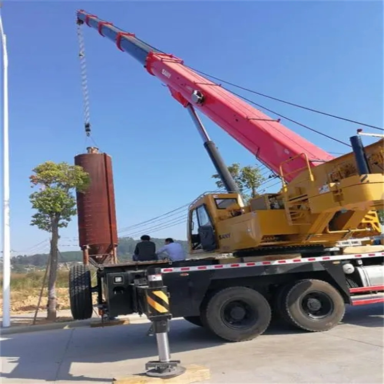 承德鹰手营子矿专业吊车租赁多少钱