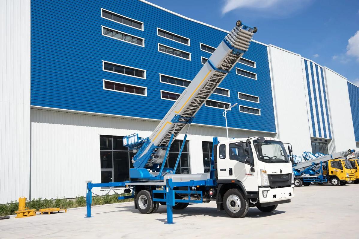 承德鹰手营子矿小型云梯车上料车租赁多少钱