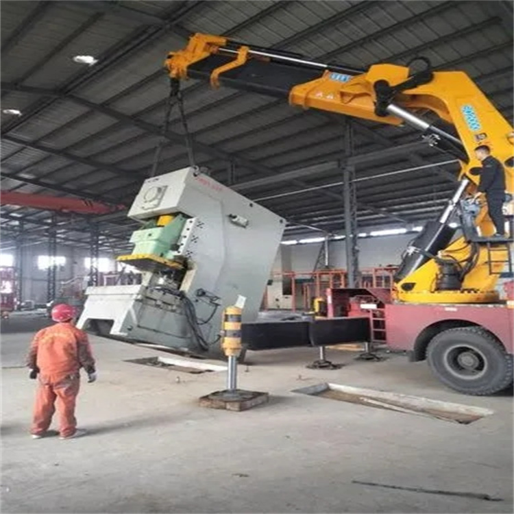 承德鹰手营子矿80吨折臂吊车出租附近电话