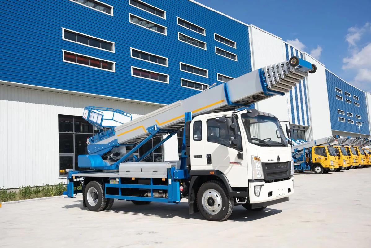 承德鹰手营子矿出租云梯车高空作业车 建筑垃圾搬运