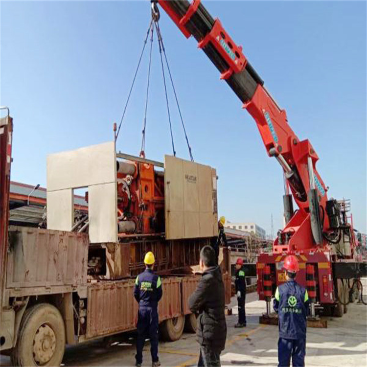 承德鹰手营子矿吊物与吊车的安全距离是多少